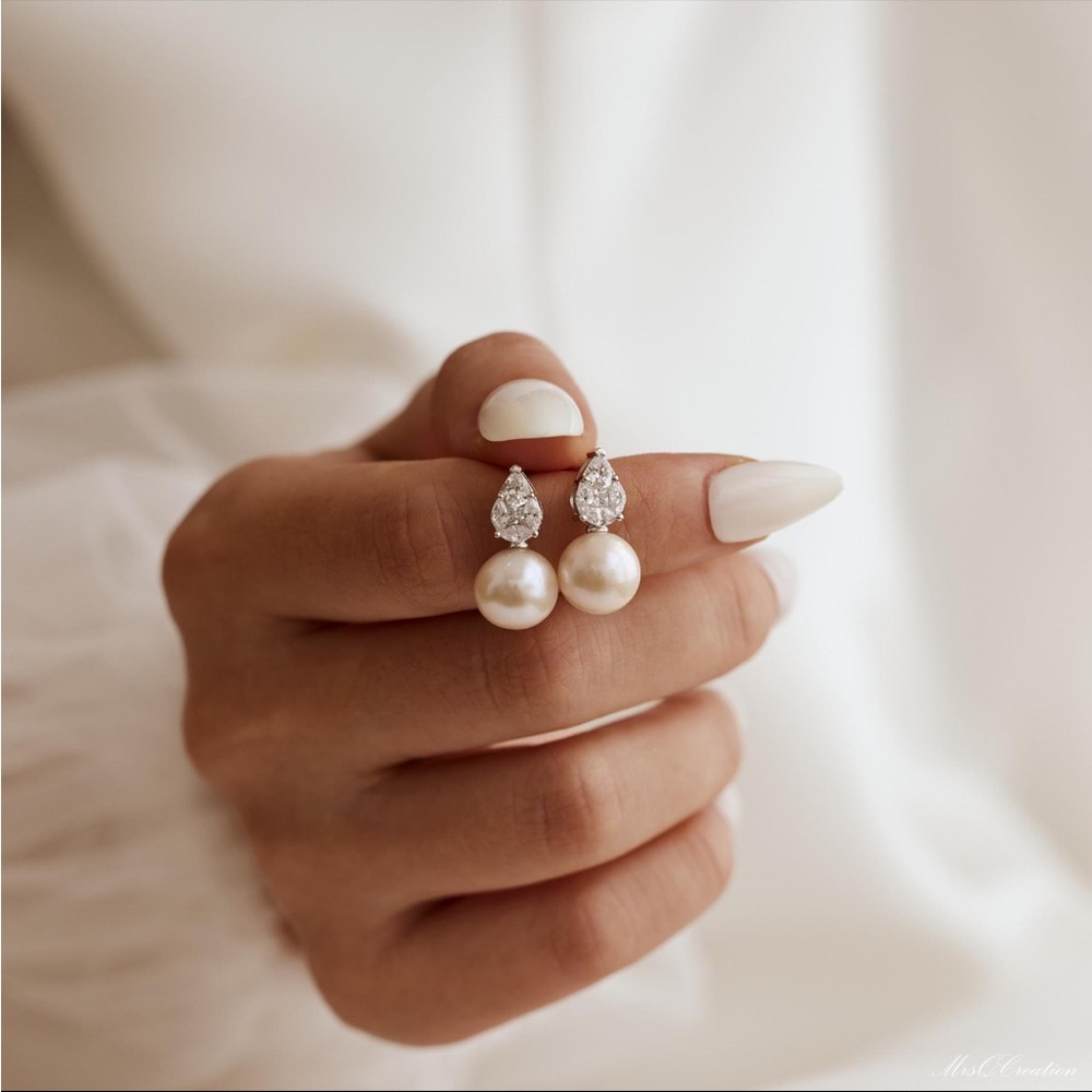 Elegant Pearl and Crystal Drop Earrings
